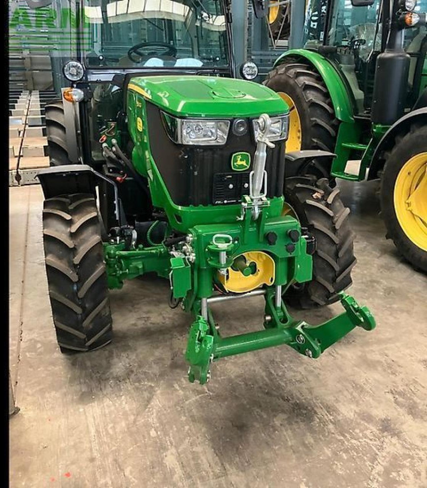 John Deere 5115gf - جرار: صور 1 John Deere 5115gf - جرار: صور 1