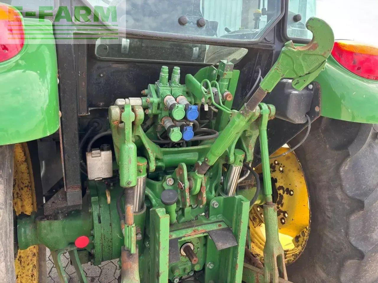 John Deere 5115m - جرار: صور 4 John Deere 5115m - جرار: صور 4