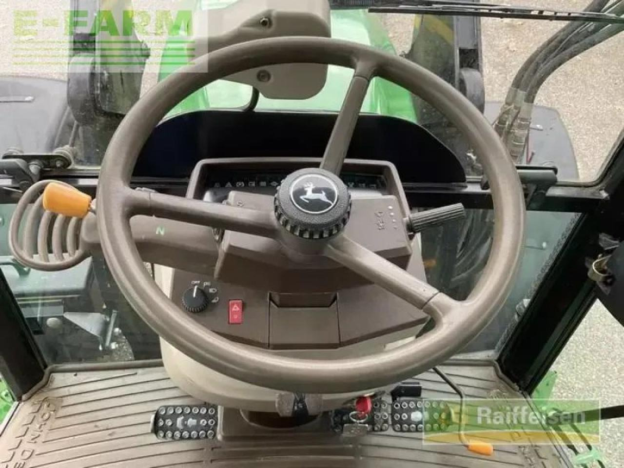 جرار John Deere 5820: صور 10 جرار John Deere 5820: صور 10