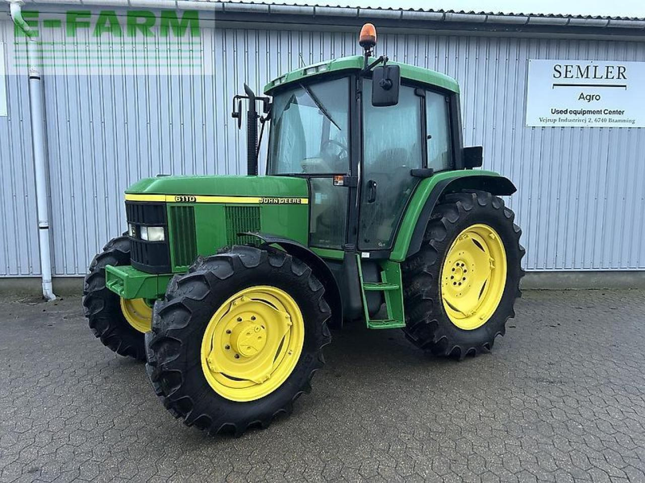 John Deere 6110 - جرار: صور 1 John Deere 6110 - جرار: صور 1