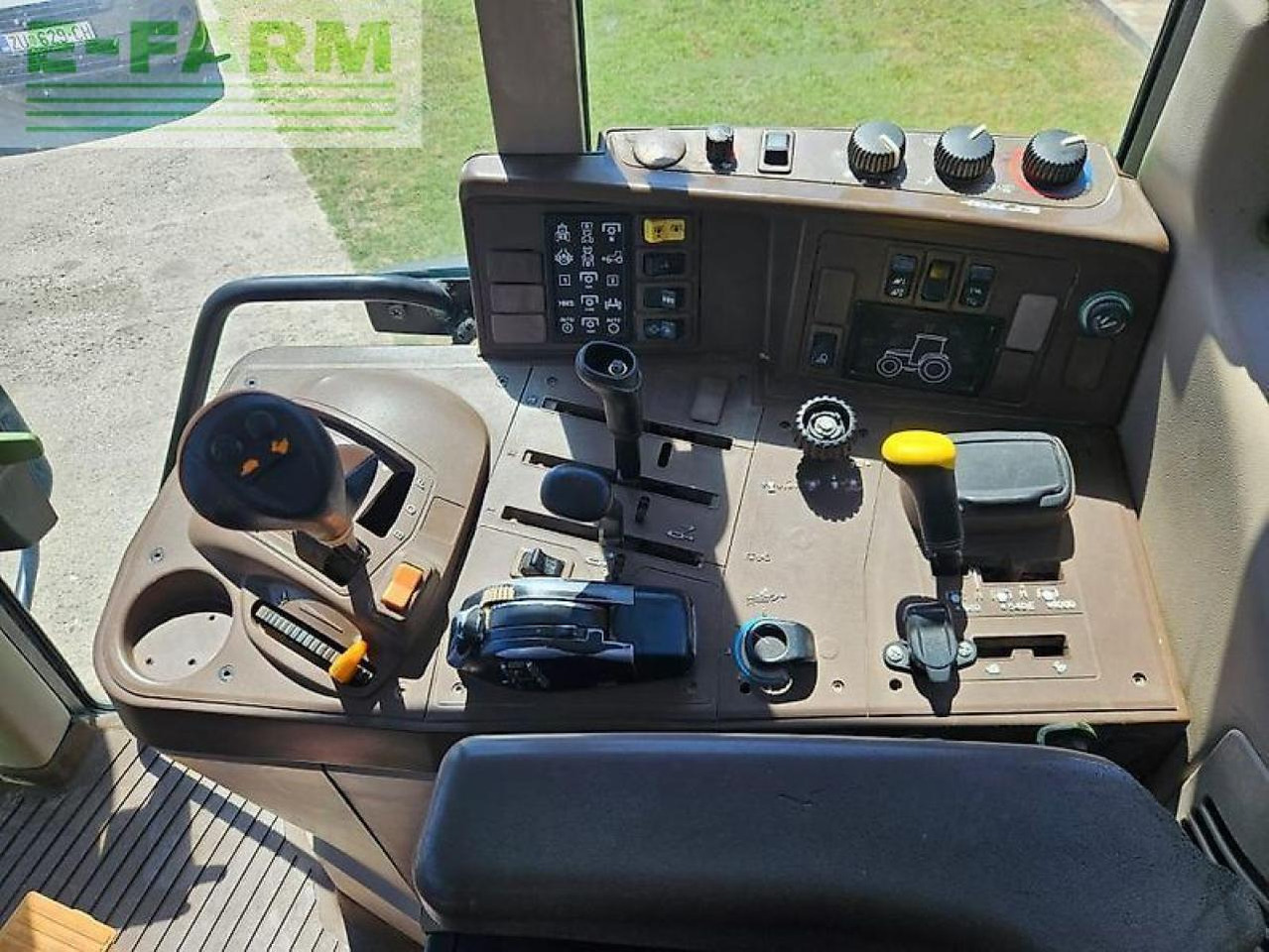John Deere 6320 - جرار: صور 5 John Deere 6320 - جرار: صور 5