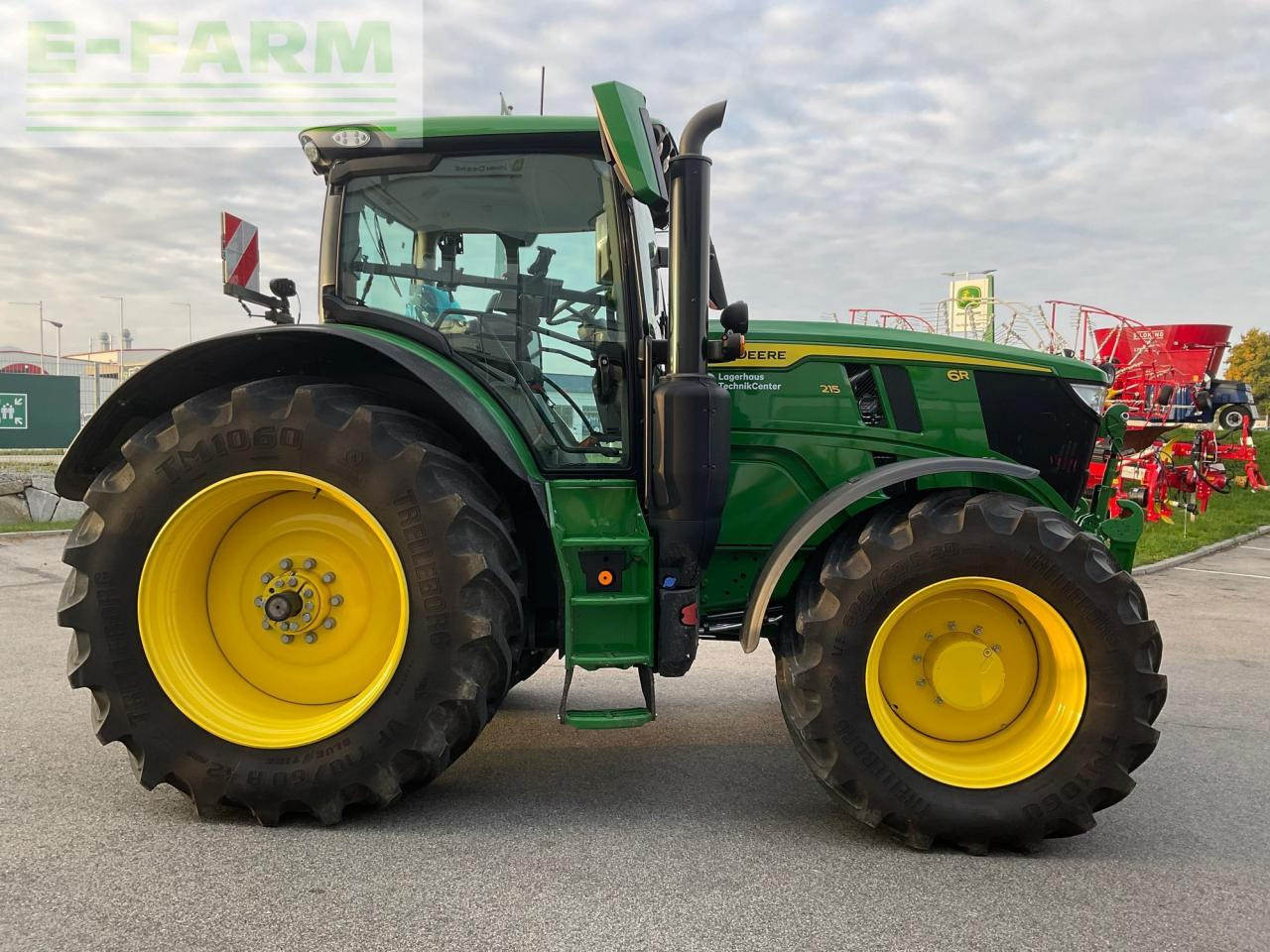 John Deere 6R 215 - جرار: صور 5 John Deere 6R 215 - جرار: صور 5