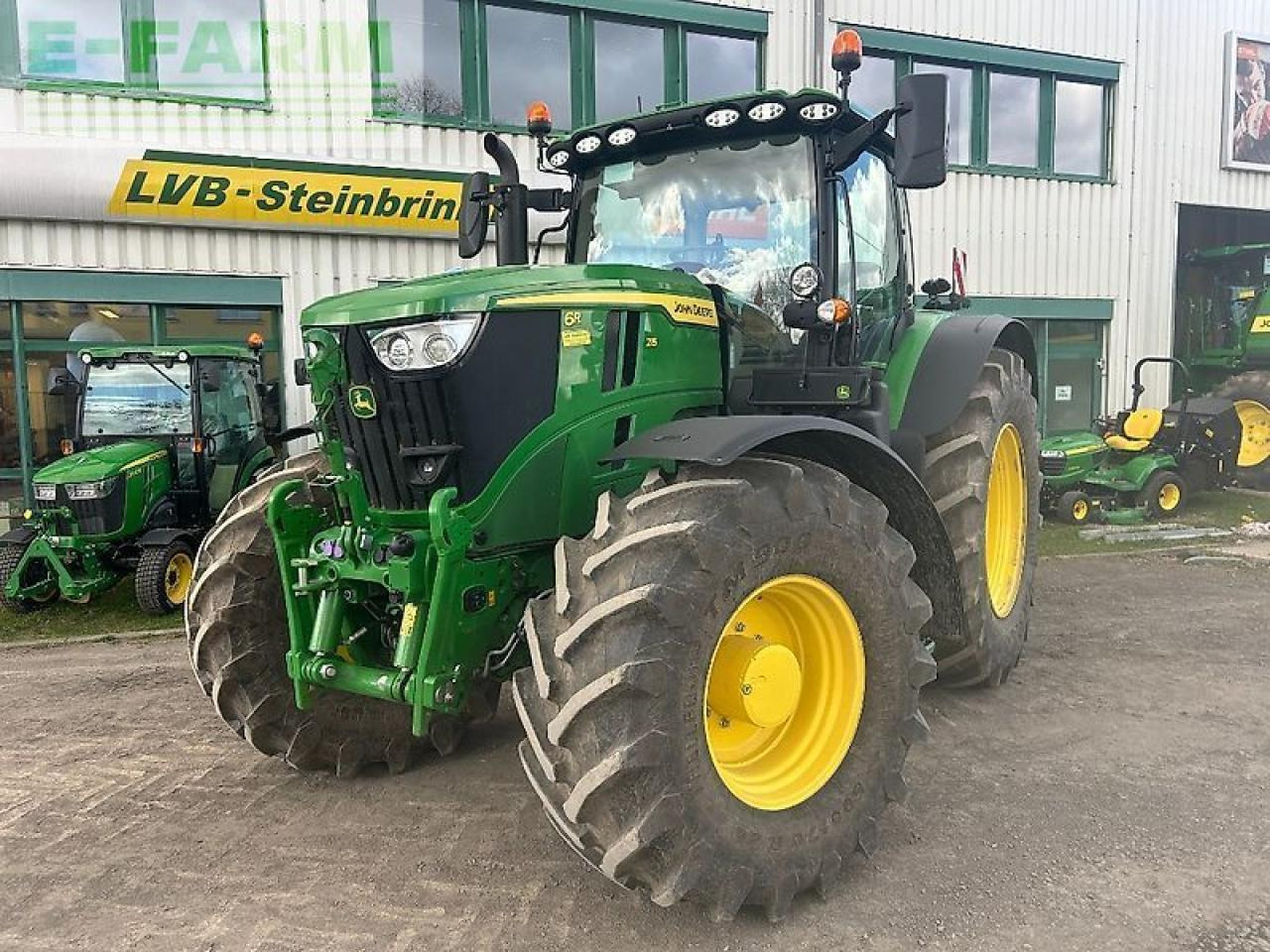 John Deere 6r 215 - جرار: صور 1 John Deere 6r 215 - جرار: صور 1