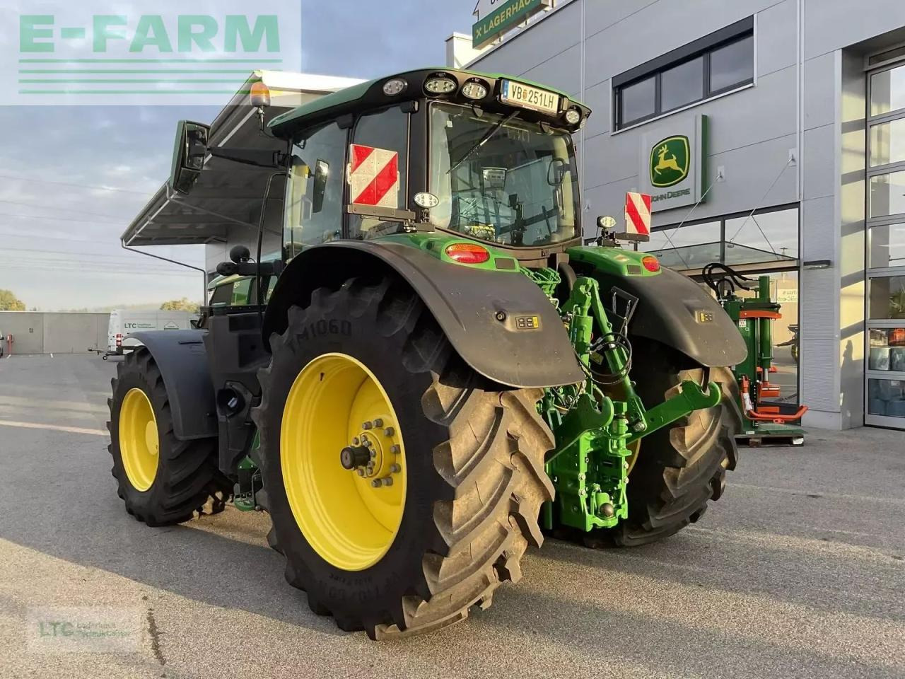 John Deere 6r 215 - جرار: صور 4 John Deere 6r 215 - جرار: صور 4