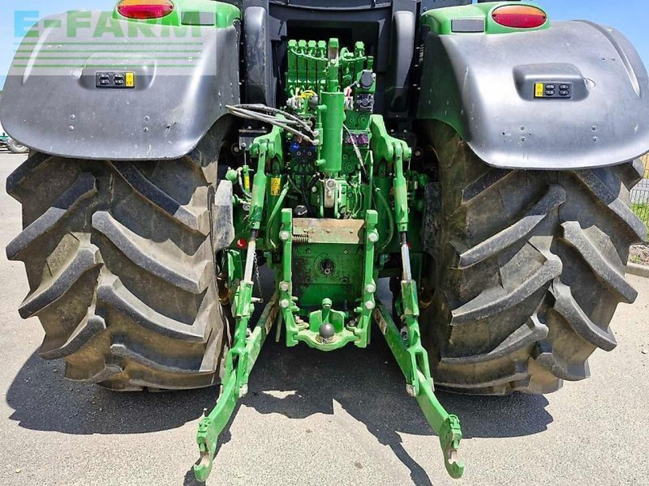 جرار John Deere 6r 250: صور 8