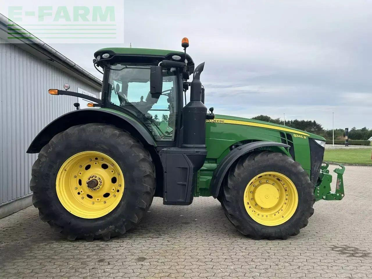 جرار John Deere 8345r: صور 10