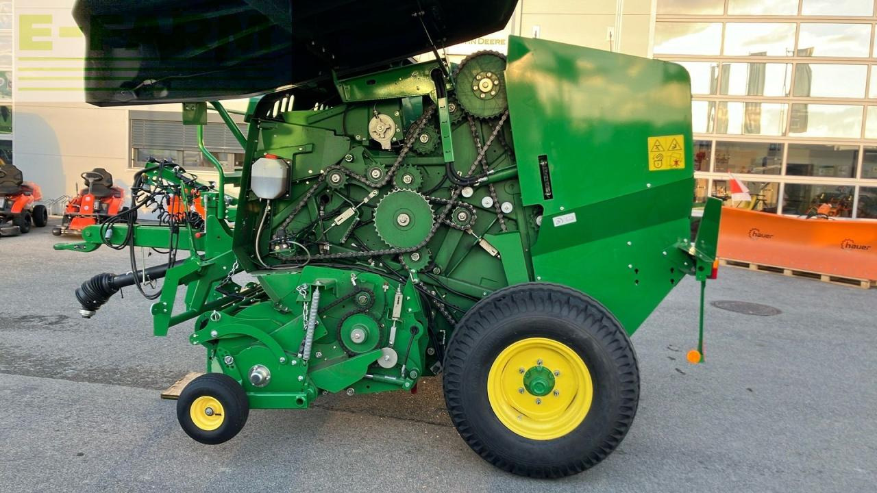 مكبس البالات المستطيله John Deere F441R HC 25: صور 12