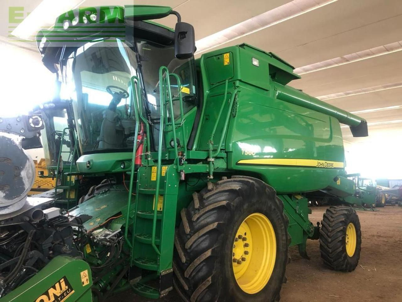 John Deere T560 - حصادة شاملة: صور 4 John Deere T560 - حصادة شاملة: صور 4