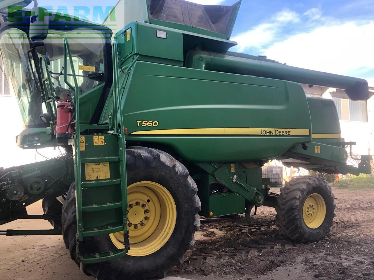 John Deere T560 - حصادة شاملة: صور 1 John Deere T560 - حصادة شاملة: صور 1