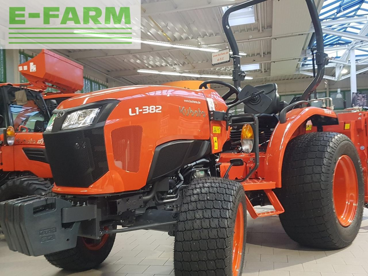 Kubota l1-382 - جرار: صور 3 Kubota l1-382 - جرار: صور 3