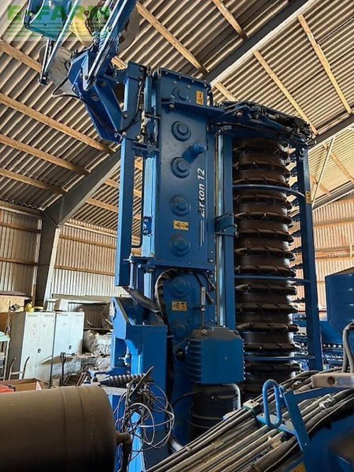Lemken solitär 9/600 ka - ds 125 mit zirkon 12/600 ka - معدات بذار: صور 5 Lemken solitär 9/600 ka - ds 125 mit zirkon 12/600 ka - معدات بذار: صور 5