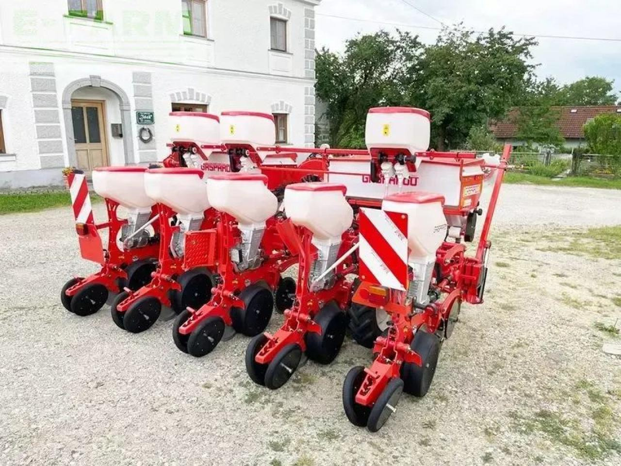 Mustang mtr 5-reihige einzelkornsämaschine - وضع البذور فى خطوط: صور 5 Mustang mtr 5-reihige einzelkornsämaschine - وضع البذور فى خطوط: صور 5