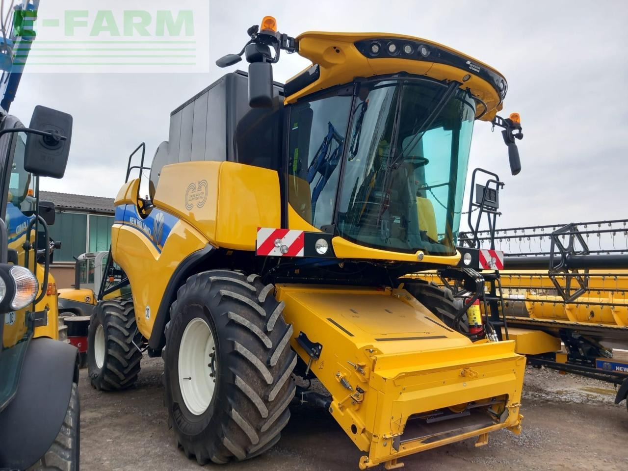 New Holland CH 7.70 - حصادة شاملة: صور 1 New Holland CH 7.70 - حصادة شاملة: صور 1