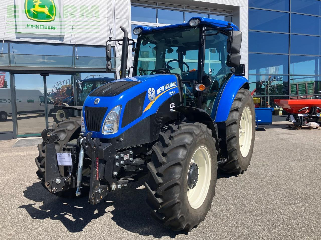 New Holland TD5.85 - جرار: صور 1 New Holland TD5.85 - جرار: صور 1