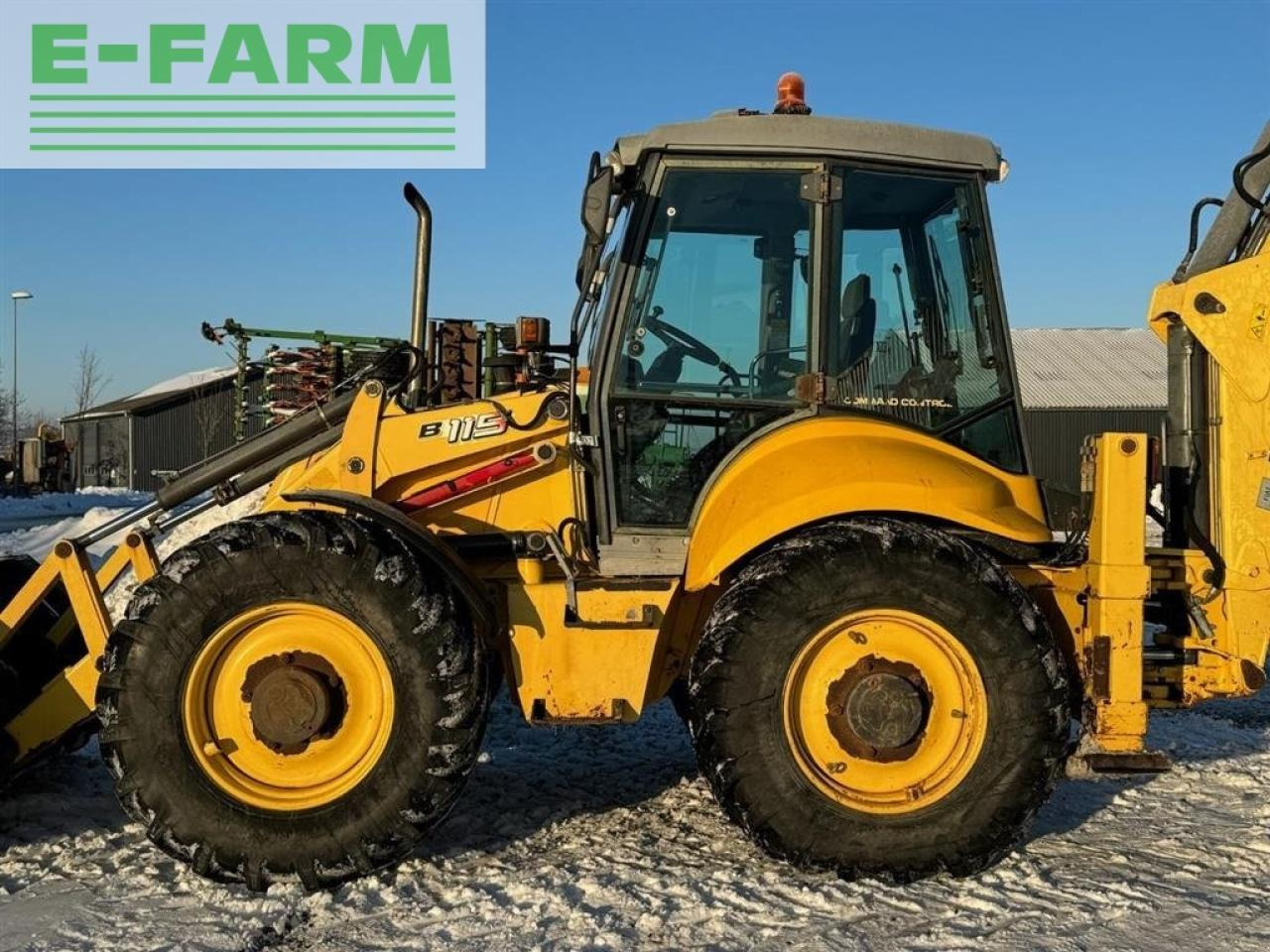 New Holland b115-4ps - جرار: صور 1 New Holland b115-4ps - جرار: صور 1