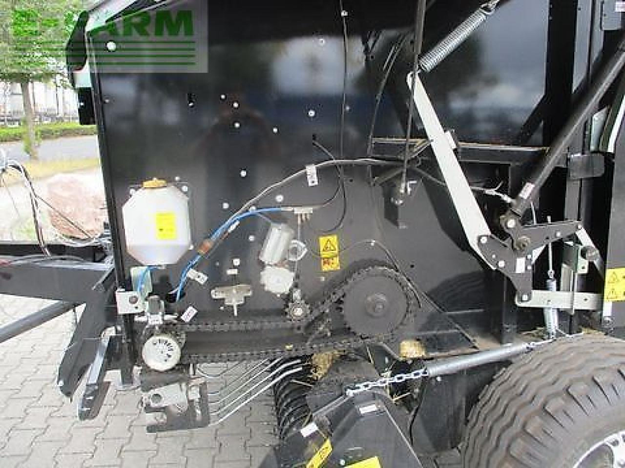 مكبس البالات المستطيله New Holland br 150 utility: صور 6 مكبس البالات المستطيله New Holland br 150 utility: صور 6