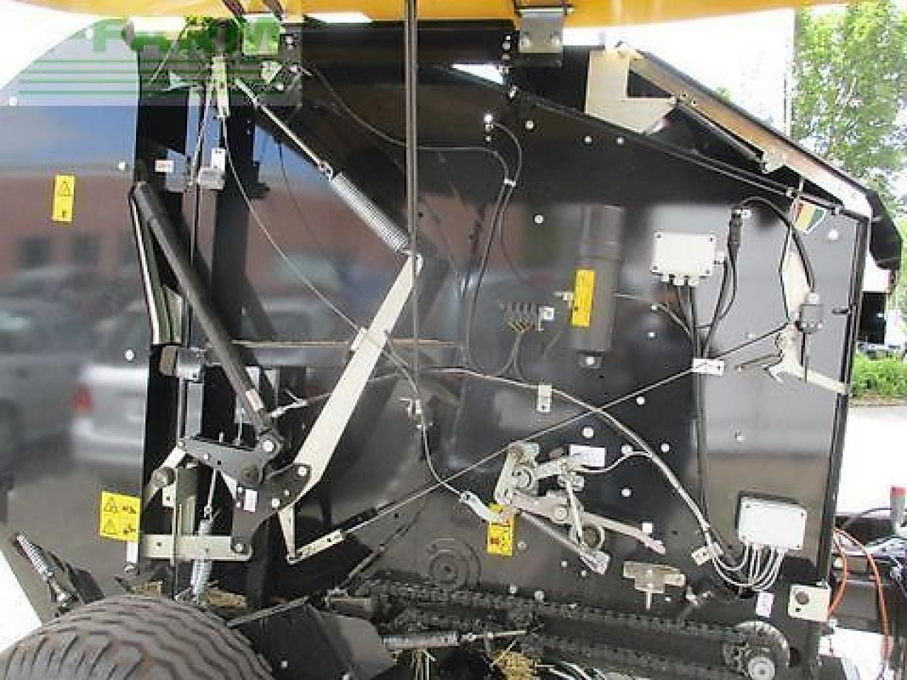 مكبس البالات المستطيله New Holland br 150 utility: صور 8 مكبس البالات المستطيله New Holland br 150 utility: صور 8