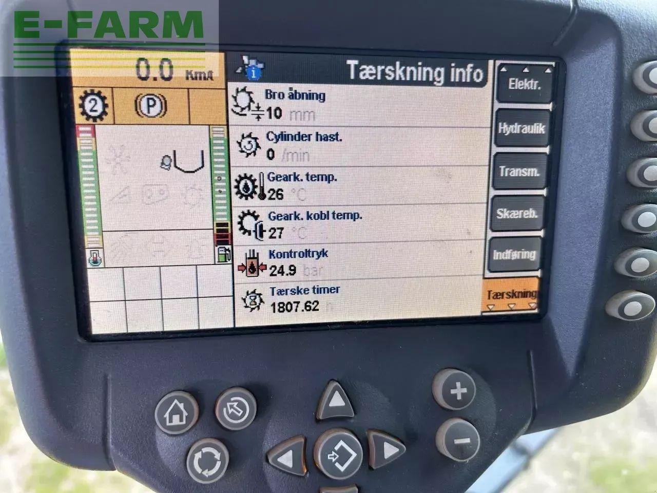 حصادة شاملة New Holland cx 8090: صور 6