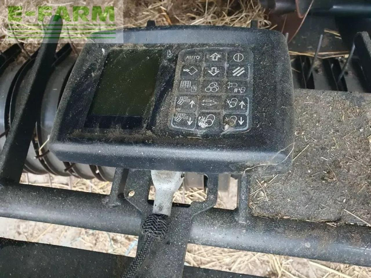 مكبس البالات المستطيله New Holland roll belt 150: صور 8