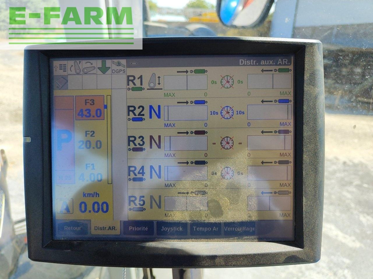 New Holland t7.235 ac - جرار: صور 2 New Holland t7.235 ac - جرار: صور 2