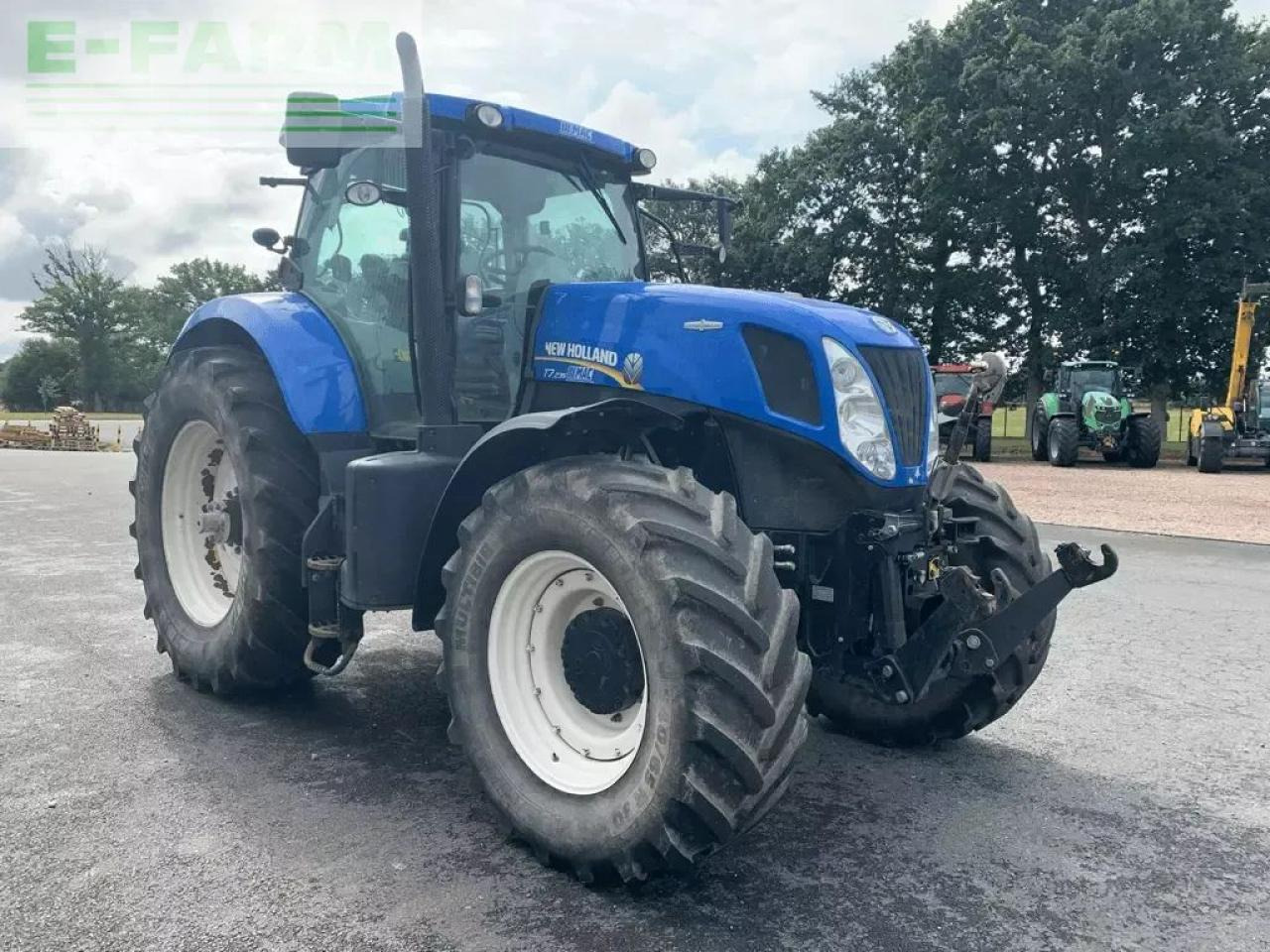New Holland t7.235 auto command - جرار: صور 2 New Holland t7.235 auto command - جرار: صور 2