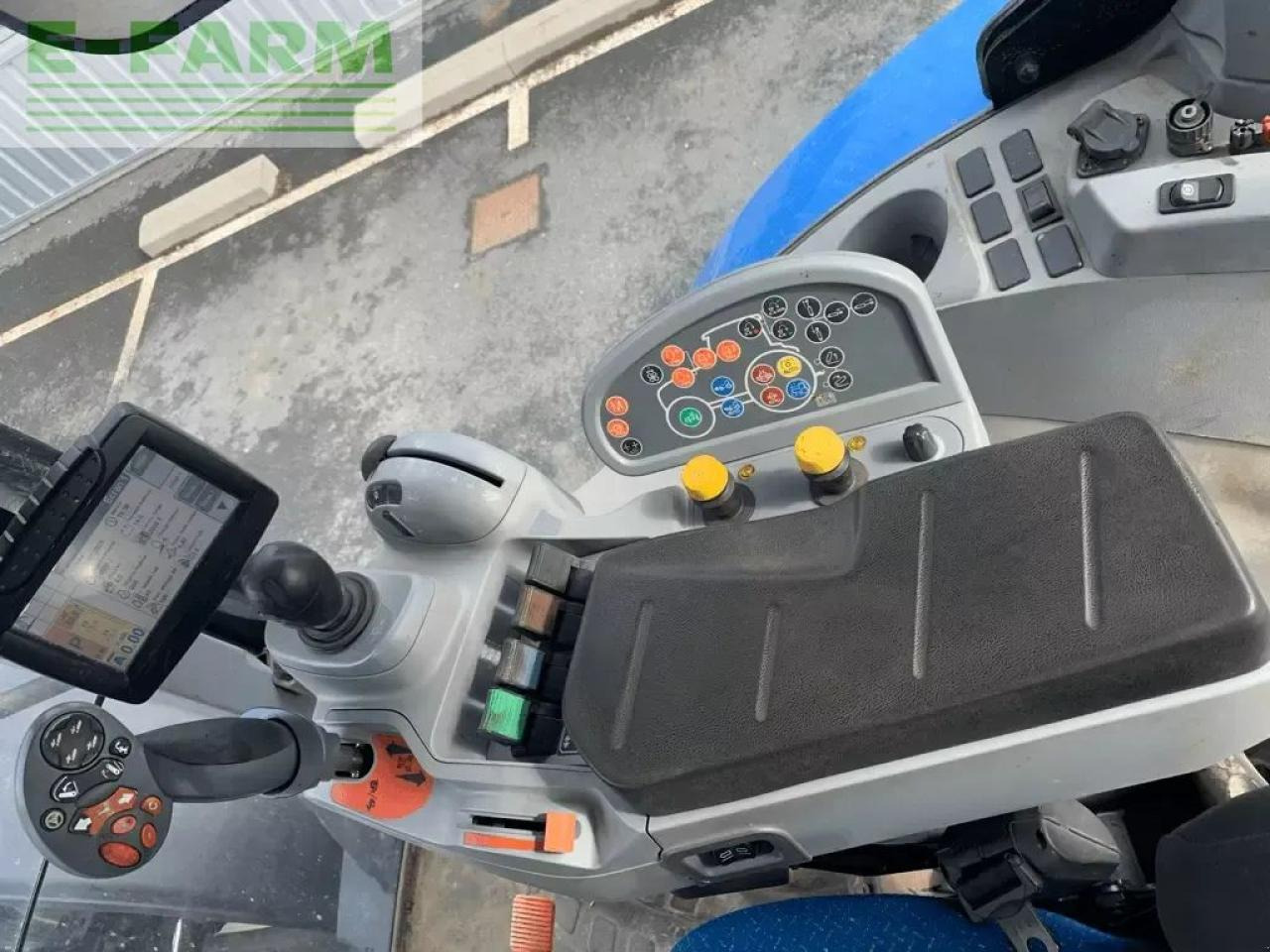 New Holland t7.235 auto command - جرار: صور 5 New Holland t7.235 auto command - جرار: صور 5