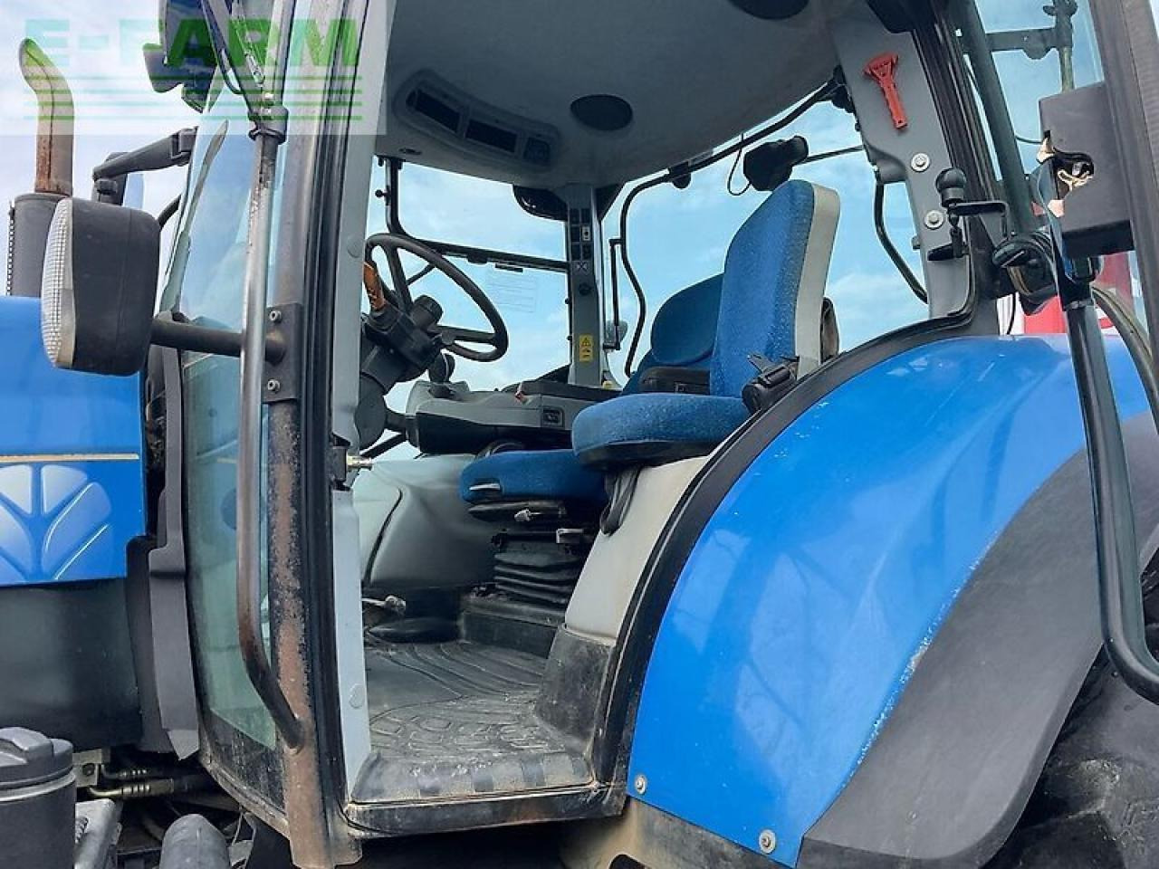 New Holland t7050 - جرار: صور 5 New Holland t7050 - جرار: صور 5