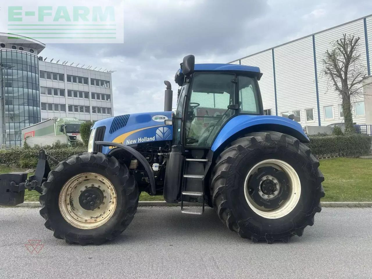 New Holland t8040 - جرار: صور 3 New Holland t8040 - جرار: صور 3