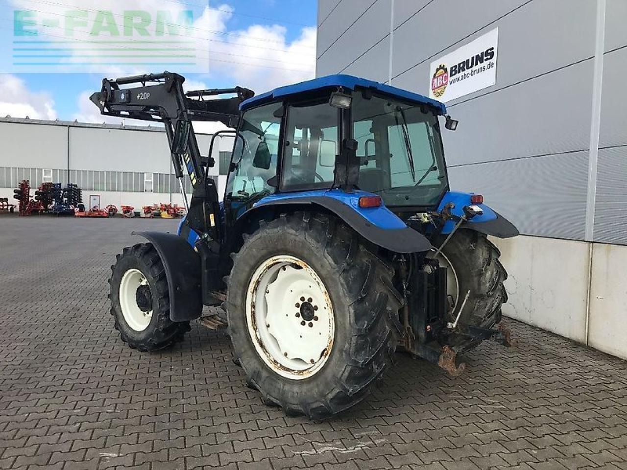 New Holland tl 90 a dt A - جرار: صور 4 New Holland tl 90 a dt A - جرار: صور 4