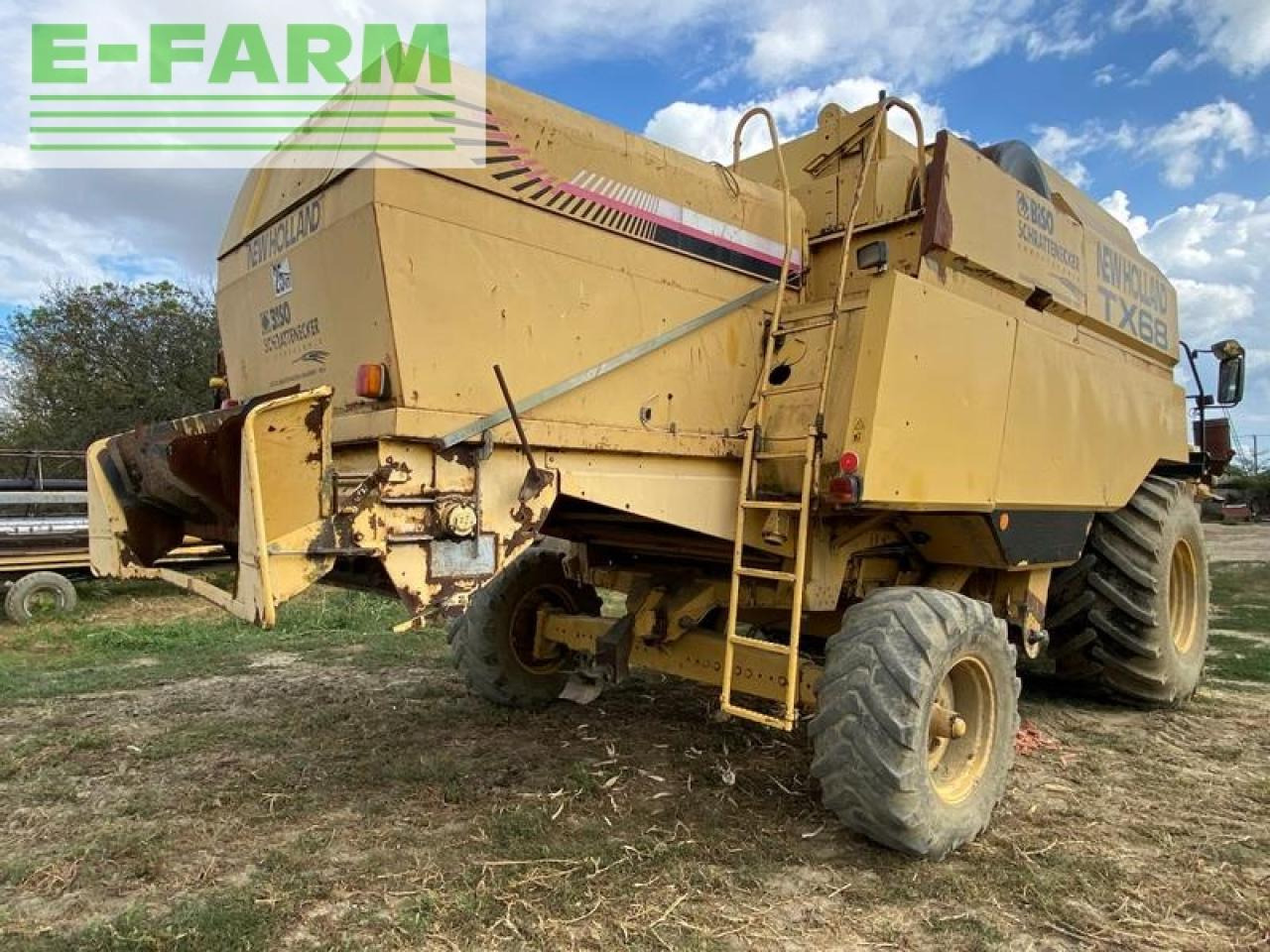 New Holland tx68 plus - حصادة شاملة: صور 4 New Holland tx68 plus - حصادة شاملة: صور 4