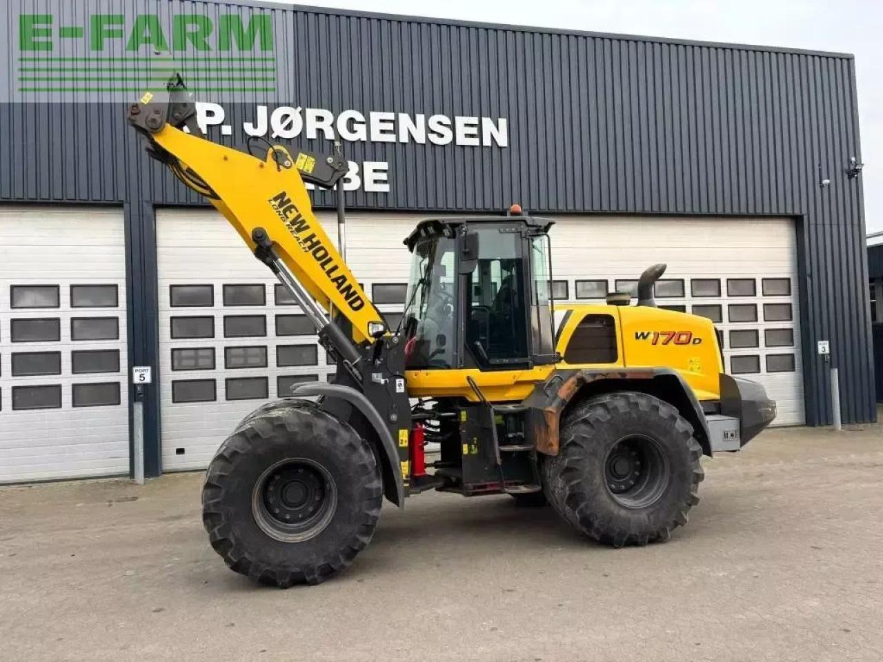 New Holland w 170 d lr - حفارة مصغرة: صور 3 New Holland w 170 d lr - حفارة مصغرة: صور 3