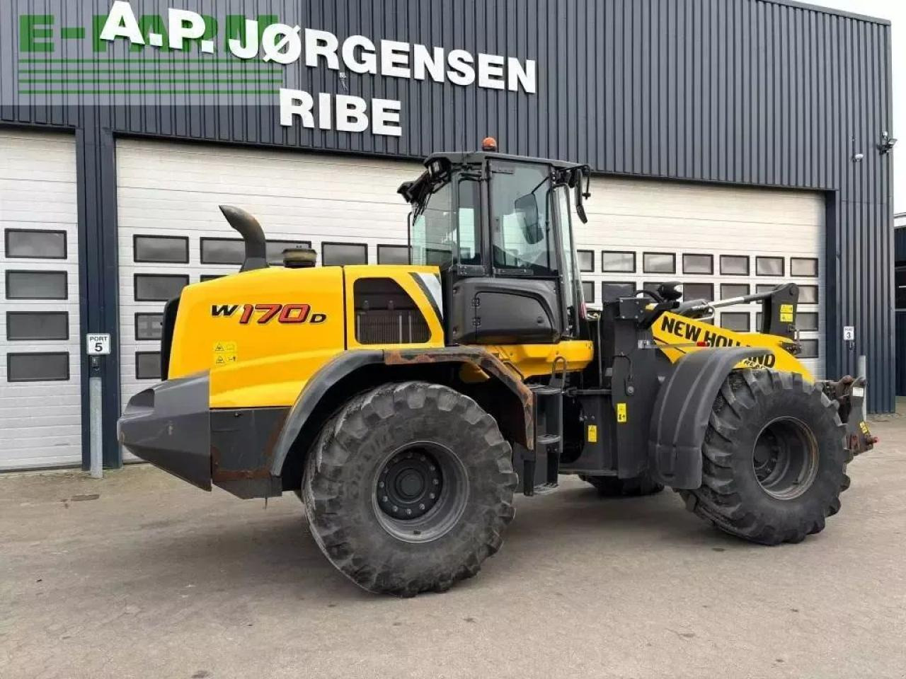 New Holland w 170 d lr - حفارة مصغرة: صور 2 New Holland w 170 d lr - حفارة مصغرة: صور 2