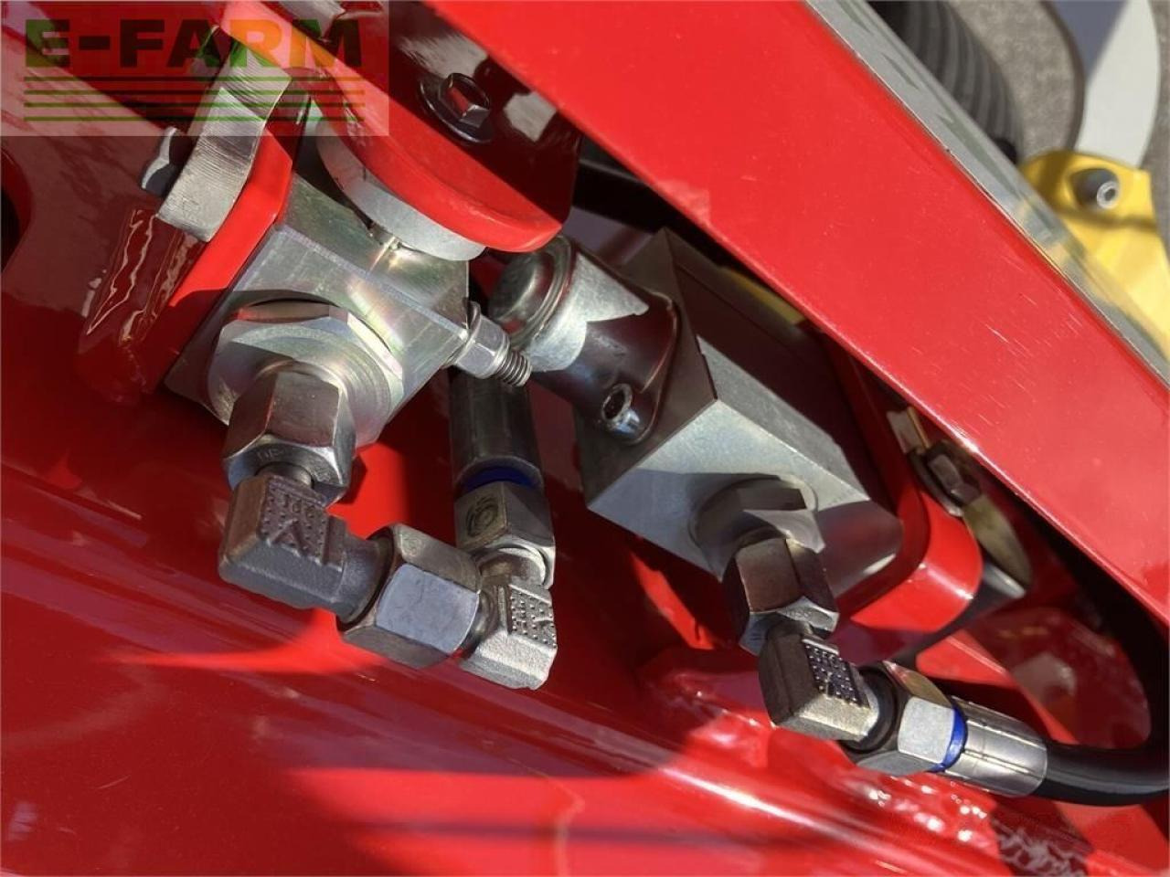 لمّامَة القش Pöttinger hit v 11100: صور 10