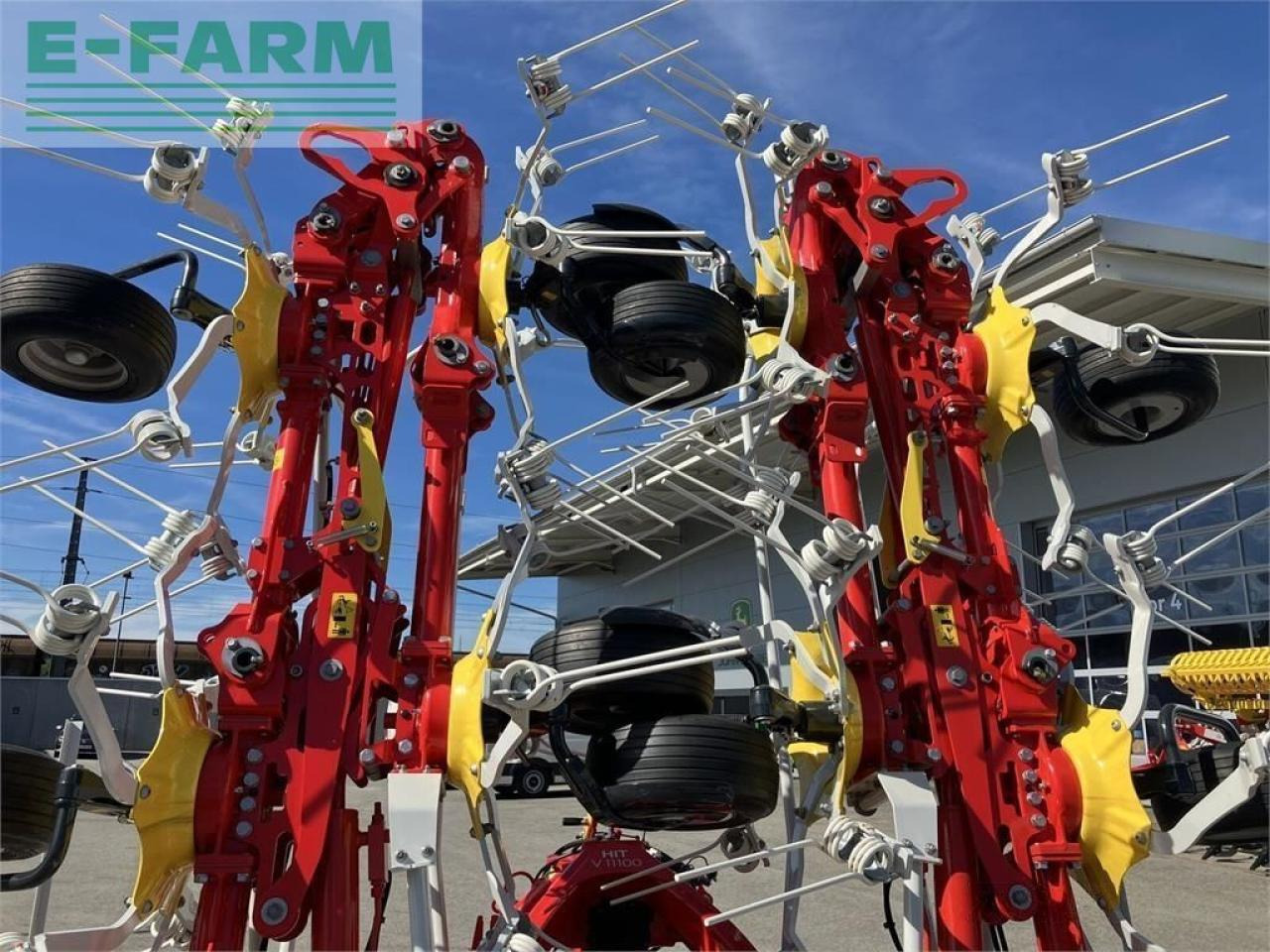 لمّامَة القش Pöttinger hit v 11100: صور 12