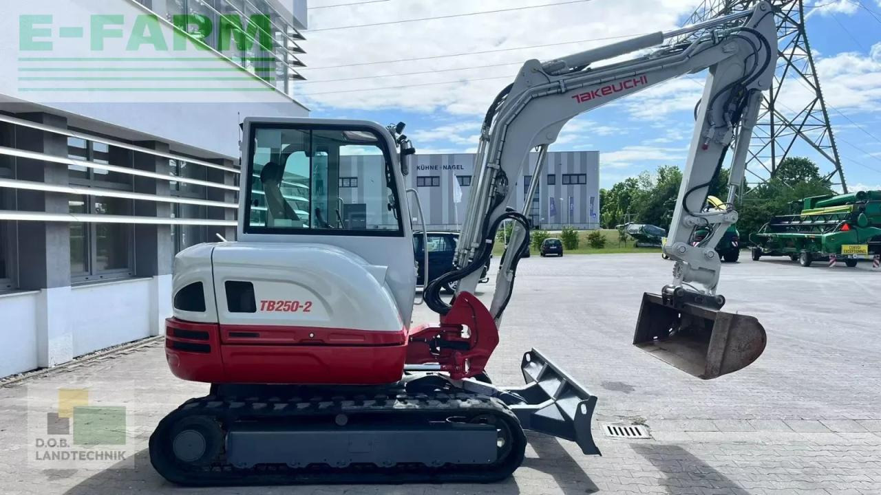 Takeuchi tb 250 - حفارة مصغرة: صور 4 Takeuchi tb 250 - حفارة مصغرة: صور 4