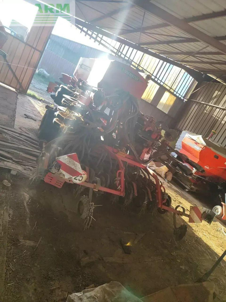 Väderstad spirit 400s - وضع البذور فى خطوط: صور 3 Väderstad spirit 400s - وضع البذور فى خطوط: صور 3