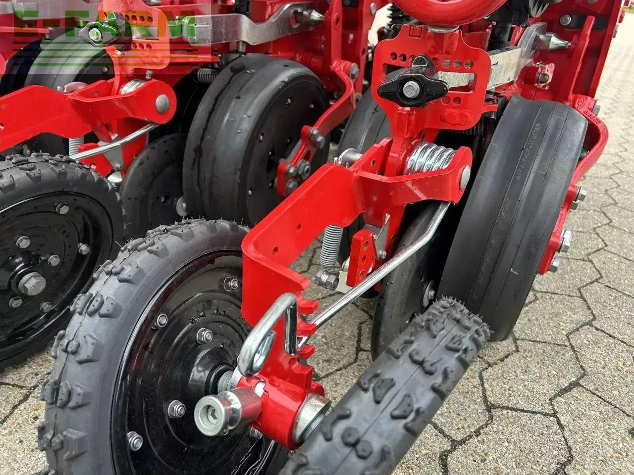 Väderstad tempo tpv 12 - وضع البذور فى خطوط: صور 4 Väderstad tempo tpv 12 - وضع البذور فى خطوط: صور 4