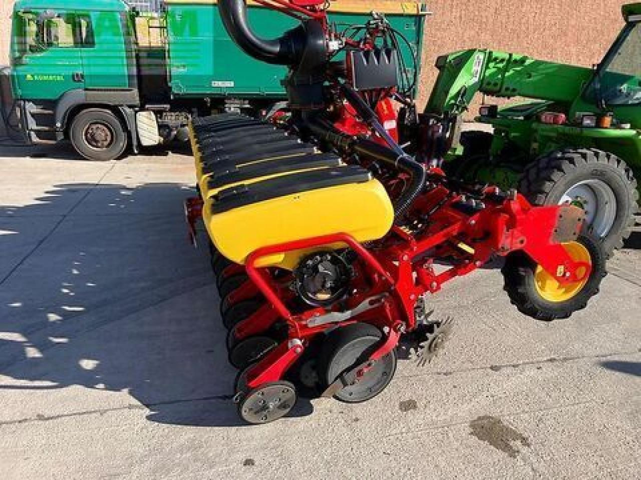 Väderstad tempo tpv 12 - وضع البذور فى خطوط: صور 3 Väderstad tempo tpv 12 - وضع البذور فى خطوط: صور 3