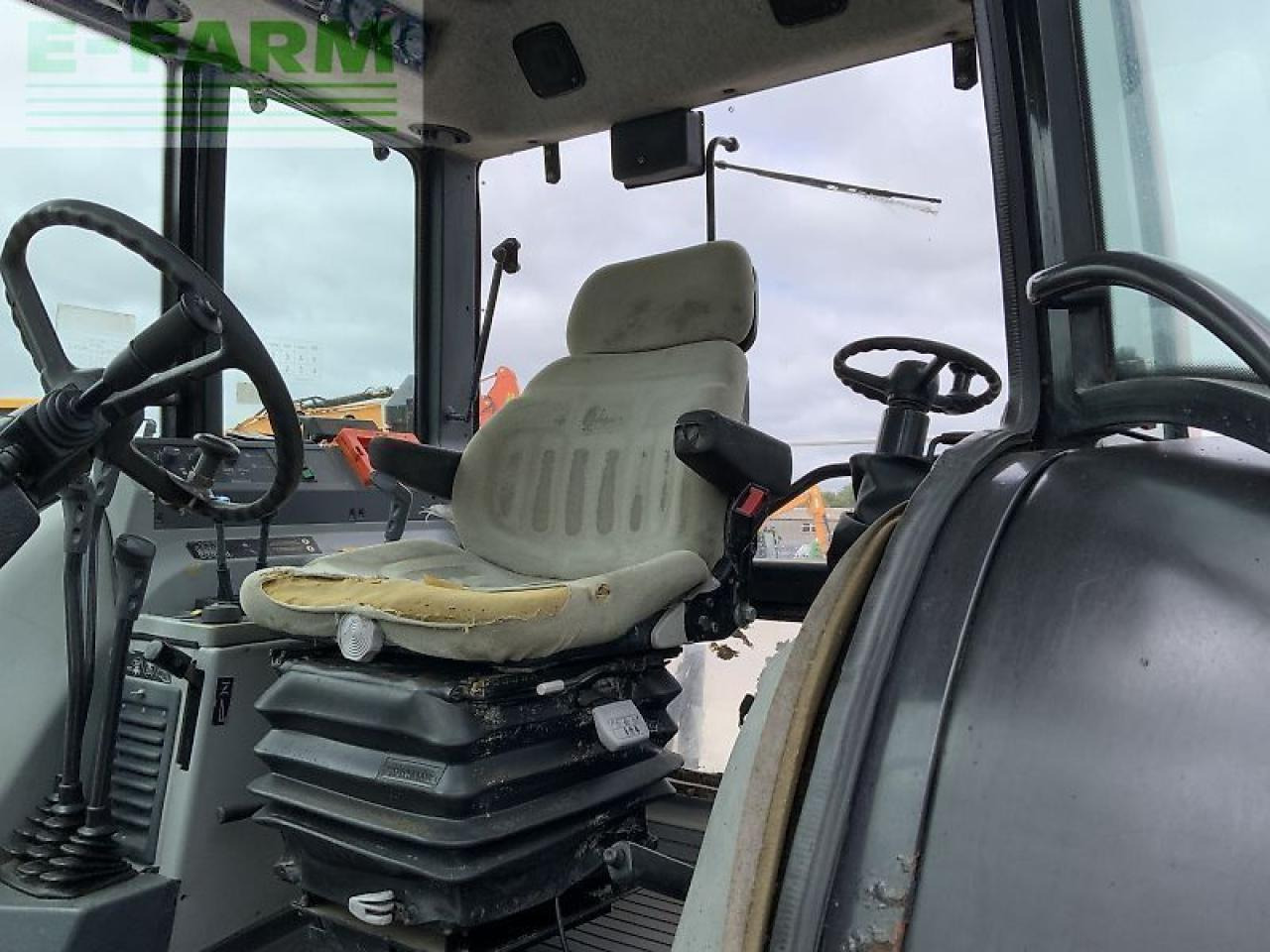 جرار Valmet 8100 twin track reverse drive tractor: صور 16