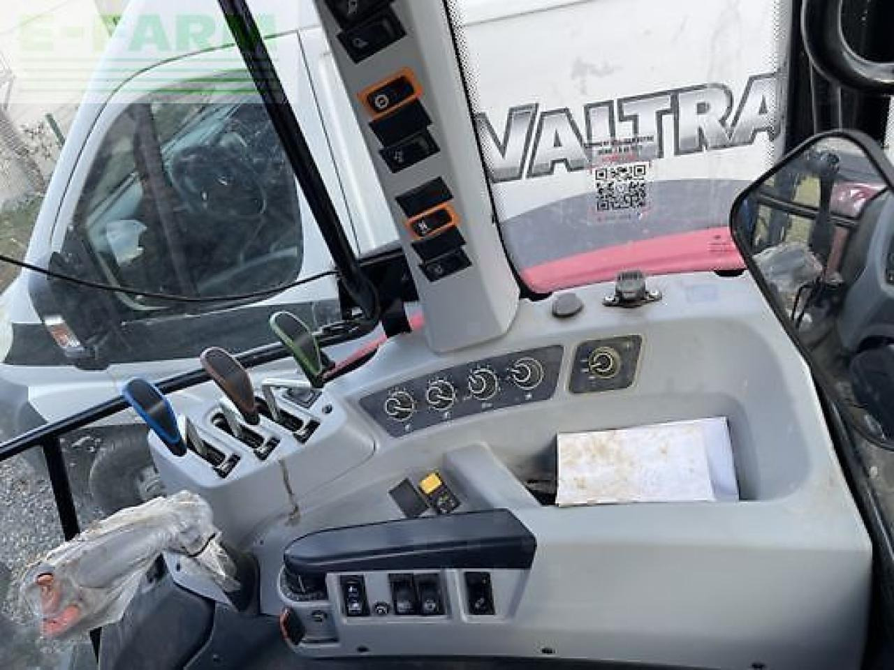 جرار Valtra a115h4: صور 10