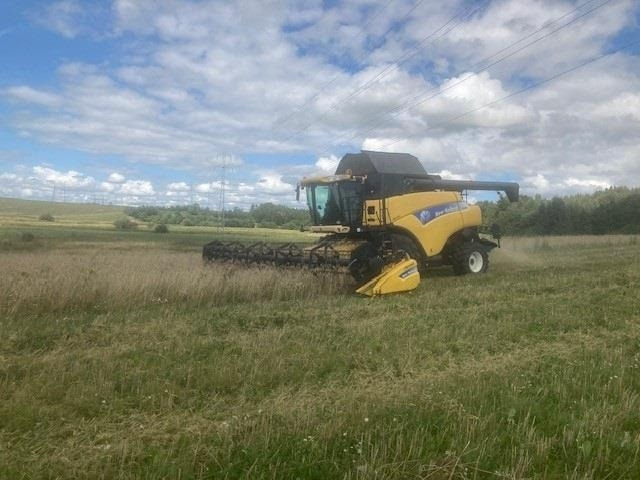 New Holland CR 980 1050er hjul og 30Fod 4 hjulstræk - حصادة شاملة: صور 1 New Holland CR 980 1050er hjul og 30Fod 4 hjulstræk - حصادة شاملة: صور 1