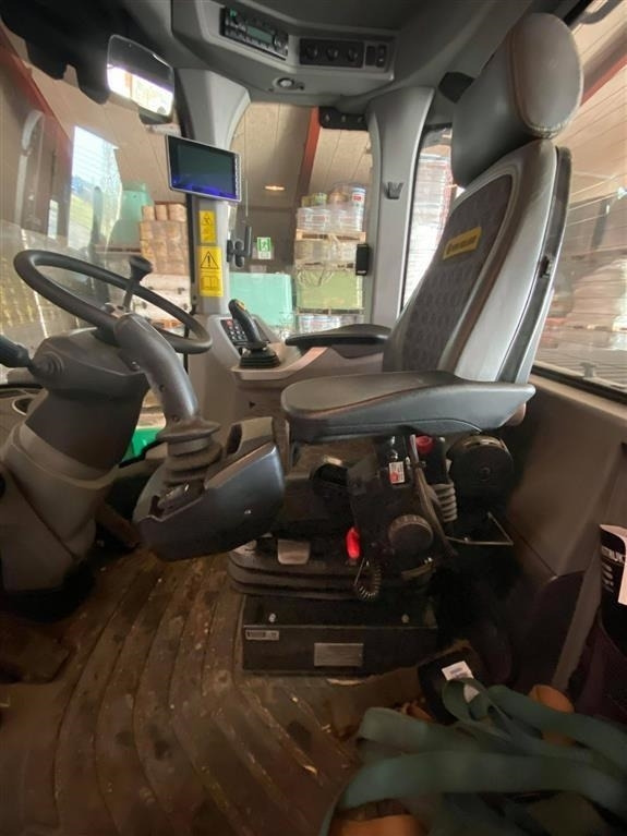 New Holland W170D lang arm - اللودر بعجل: صور 5 New Holland W170D lang arm - اللودر بعجل: صور 5