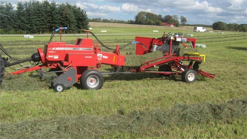 Pomi Mini 100 MF 1839 - معدة تغليف البالات: صور 1 Pomi Mini 100 MF 1839 - معدة تغليف البالات: صور 1