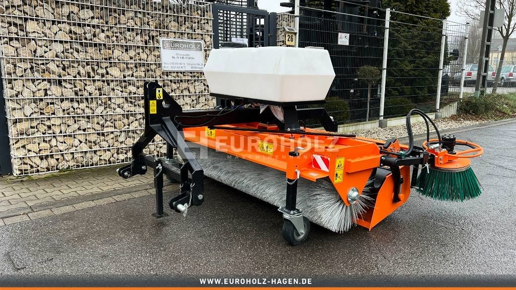 Kehrmaschine ZM2000 Seitenbesen 3-Punkt-Aufnahme - مكنسة: صور 3 Kehrmaschine ZM2000 Seitenbesen 3-Punkt-Aufnahme - مكنسة: صور 3