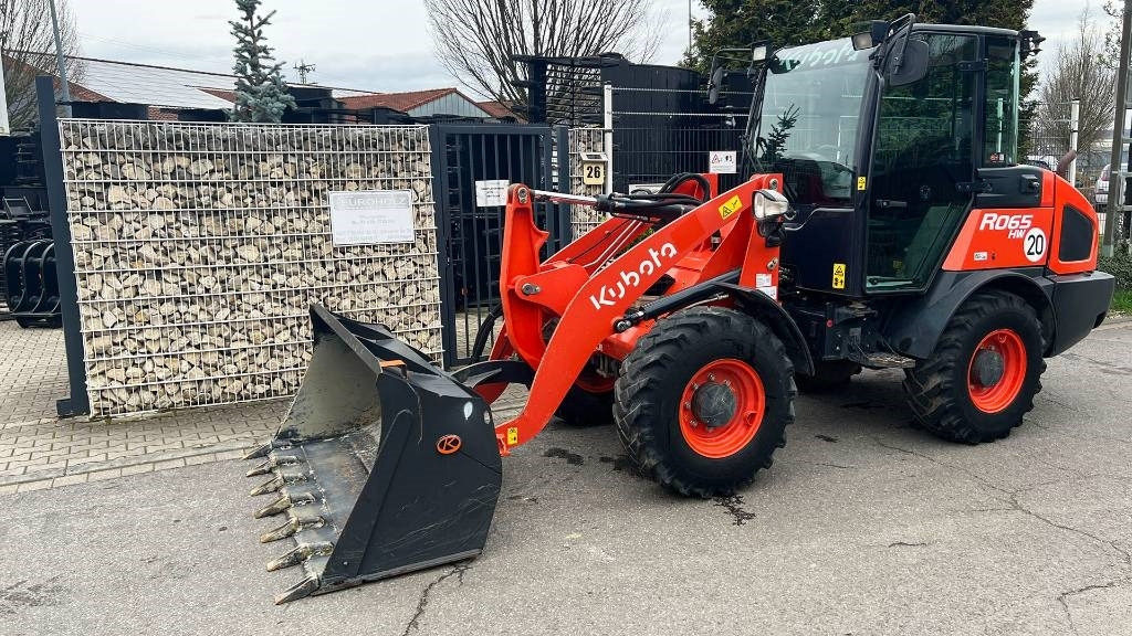Kubota R 065, Radlader, hydr. Schnellwechsler, Schaufel - اللودر بعجل: صور 4 Kubota R 065, Radlader, hydr. Schnellwechsler, Schaufel - اللودر بعجل: صور 4