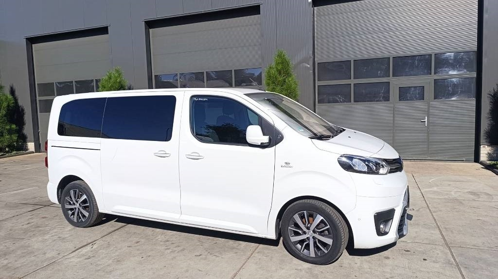 Toyota Proace 2.0 Van, Kleinbus, 7-Sitzer, Turboschaden - فان: صور 5 Toyota Proace 2.0 Van, Kleinbus, 7-Sitzer, Turboschaden - فان: صور 5