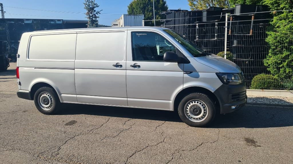 Volkswagen T5 2.0 TDI, Kasten, Werkstattschränke, Klima, AHK - الشاحنات الصغيرة صندوق مغلق: صور 4 Volkswagen T5 2.0 TDI, Kasten, Werkstattschränke, Klima, AHK - الشاحنات الصغيرة صندوق مغلق: صور 4
