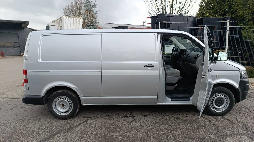 الشاحنات الصغيرة صندوق مغلق Volkswagen T5 2.0 TDI, Transporter, Kasten, Werkstattschränke: صور 24