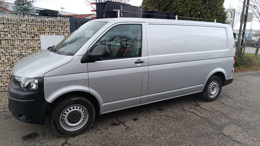 Volkswagen T5 2.0 TDI, Transporter, Kasten, Werkstattschränke - الشاحنات الصغيرة صندوق مغلق: صور 3 Volkswagen T5 2.0 TDI, Transporter, Kasten, Werkstattschränke - الشاحنات الصغيرة صندوق مغلق: صور 3
