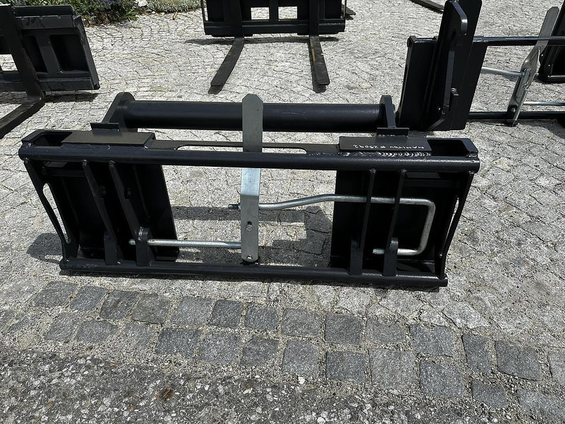 Big Adapter Genie Terex auf Manitou Aufnahme - آلات البناء: صور 1 Big Adapter Genie Terex auf Manitou Aufnahme - آلات البناء: صور 1